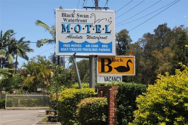 Black Swan Waterfront Motel (Adults Only) Swansea Eksteriør billede